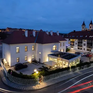 4* Отель 1552 Boutique